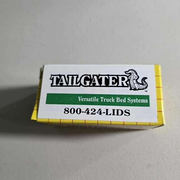 NIB Matchbox Tailgator Die Cast toy car - 1995 Animal Series - Vintage Dk Green - Picture 6 of 6